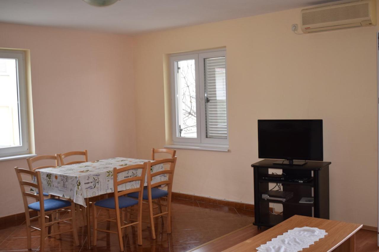 Apartments Loina Novalja Kültér fotó