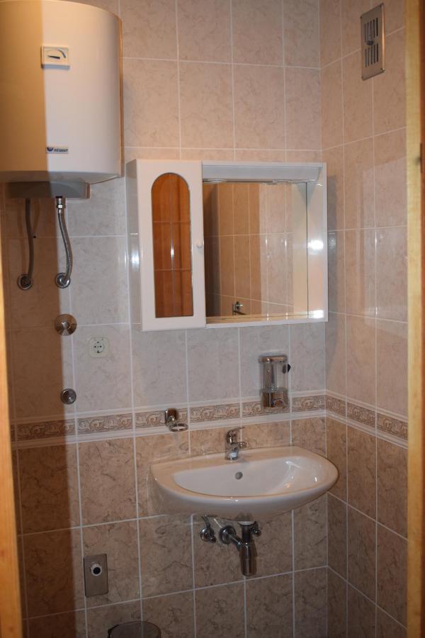 Apartments Loina Novalja Kültér fotó
